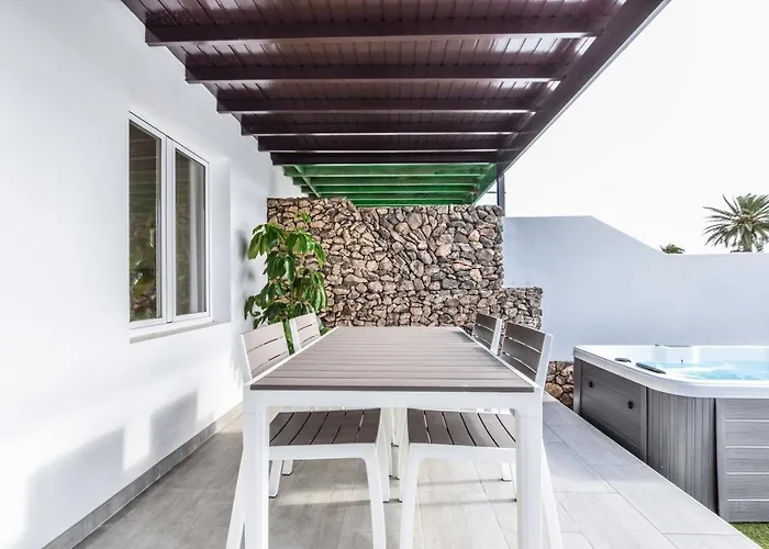 New Lanzasuites Villa Playa Blanca