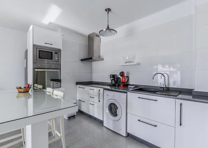 New Lanzasuites Villa