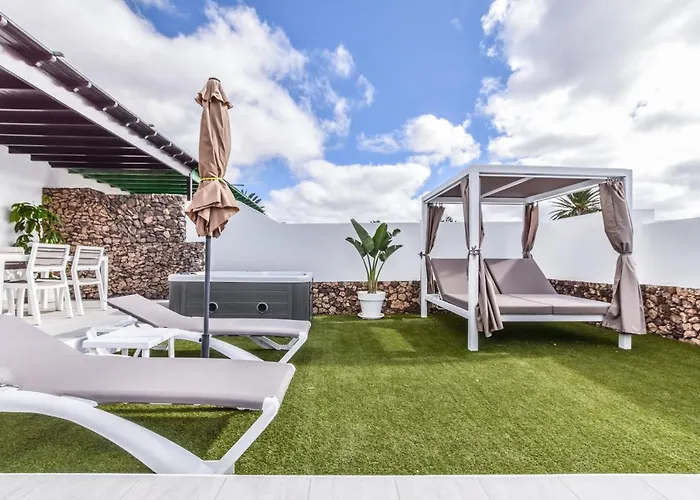 New Lanzasuites Villa *