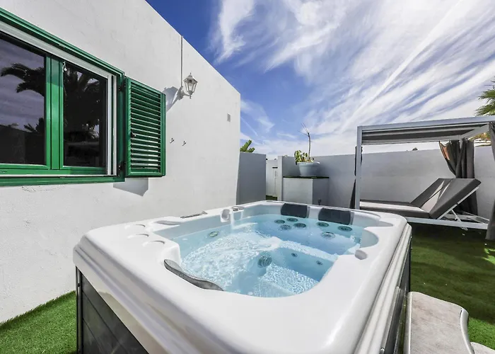 New Lanzasuites Playa Blanca