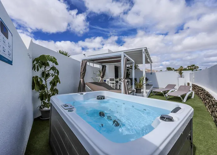 New Lanzasuites Villa Playa Blanca