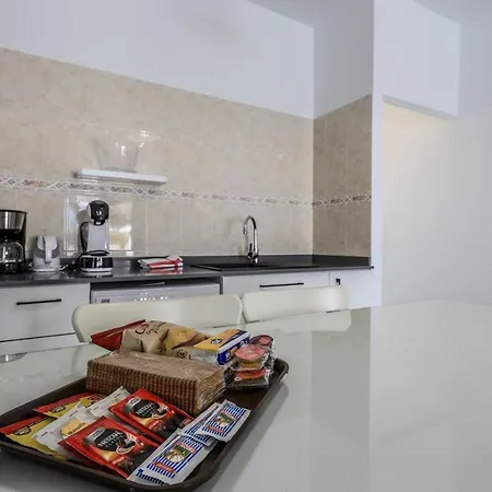 New Lanzasuites Villa