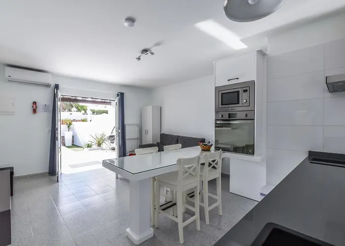 ヴィラ New Lanzasuites *