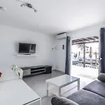 Vila New Lanzasuites