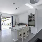 Vila New Lanzasuites *