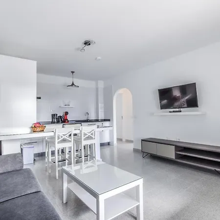 New Lanzasuites Villa