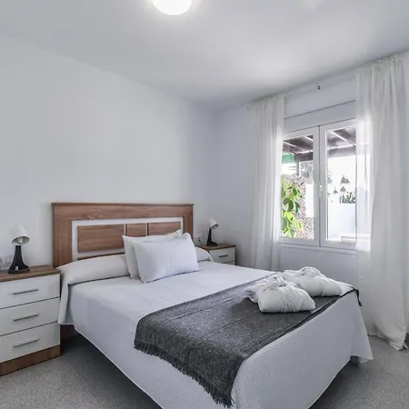 Βίλα New Lanzasuites