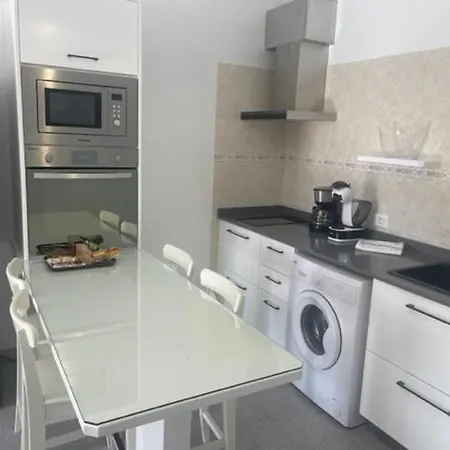 Βίλα New Lanzasuites