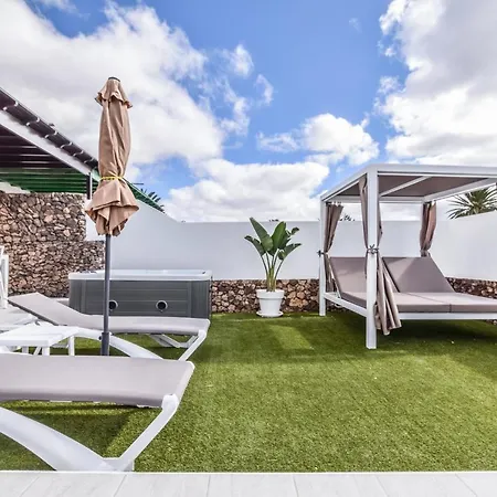 New Lanzasuites Villa *