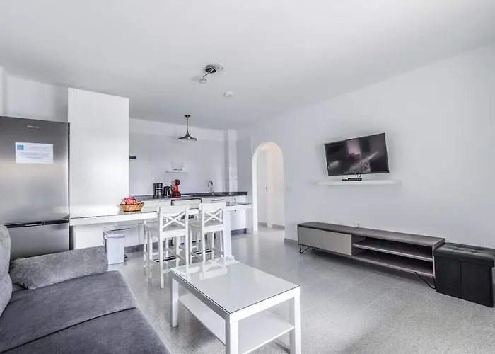 New Lanzasuites Villa